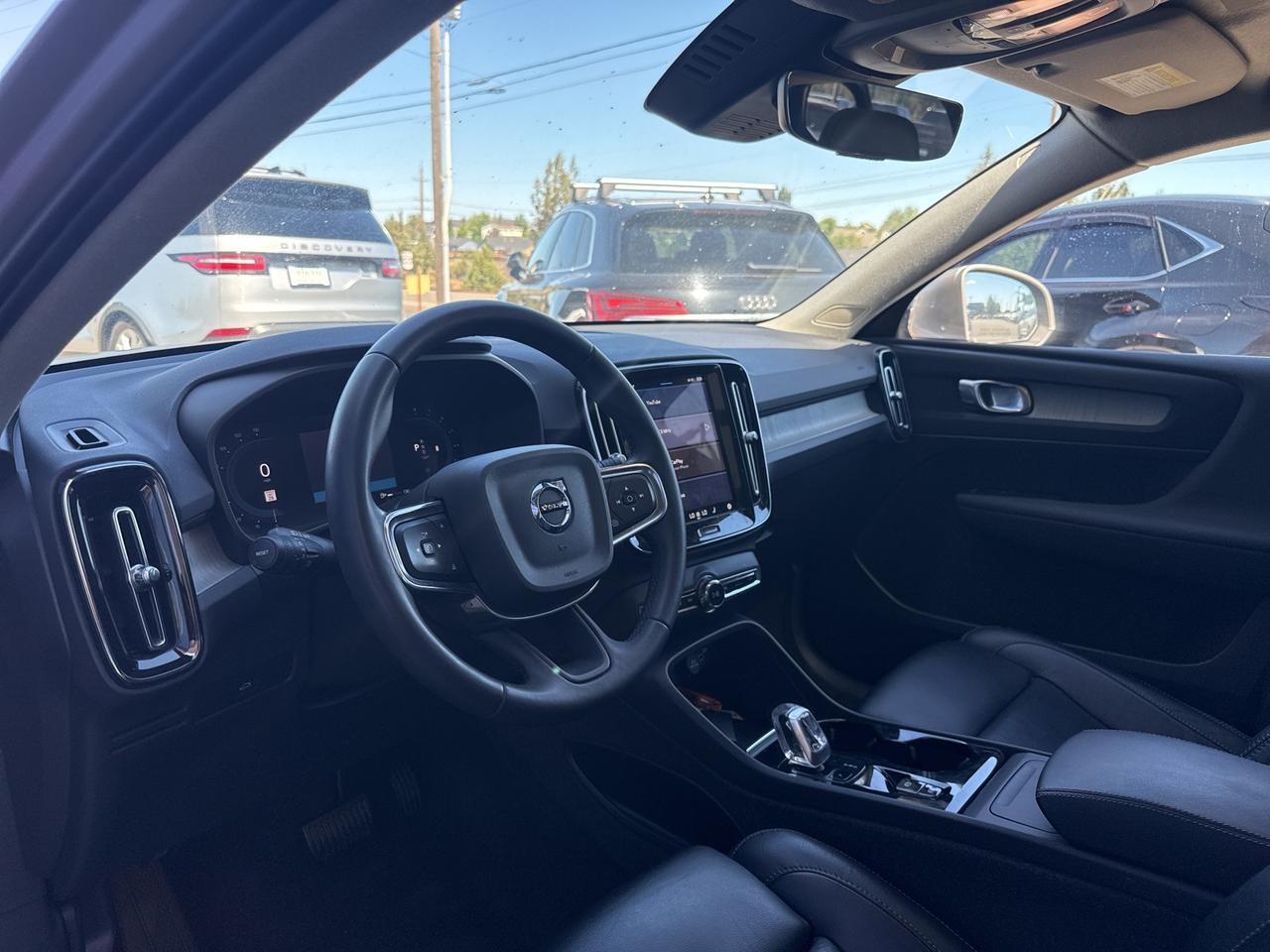 2023 Volvo XC40 B5 Plus Bright Theme Bend OR