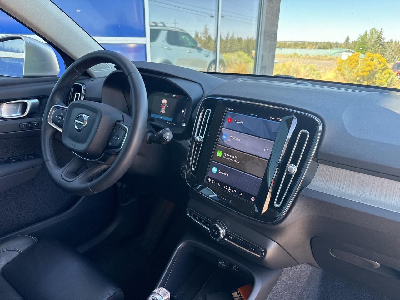2023 Volvo XC40 B5 Plus Bright Theme Bend OR