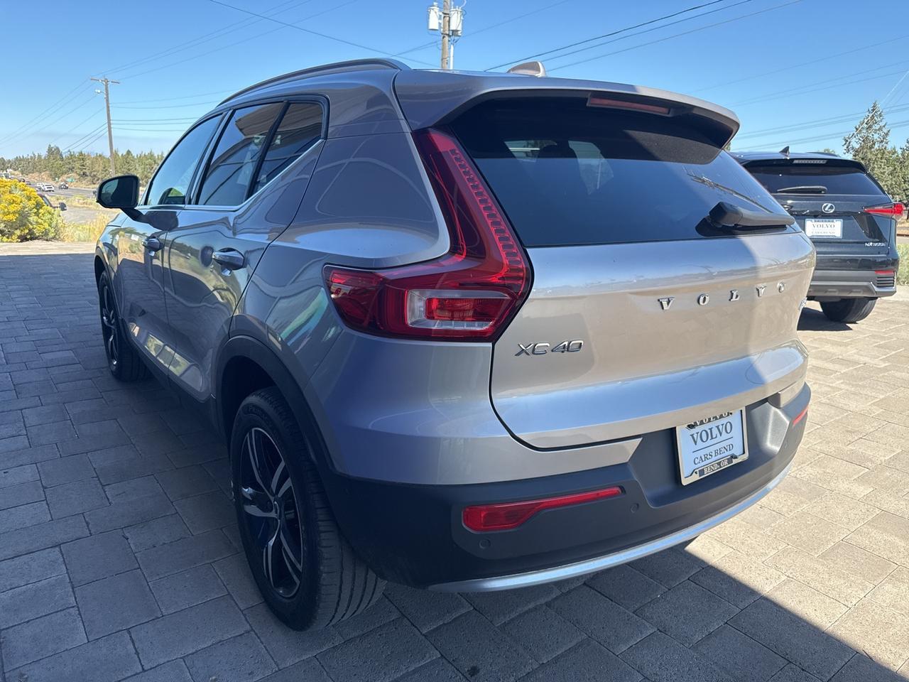 2023 Volvo XC40 B5 Plus Bright Theme Bend OR