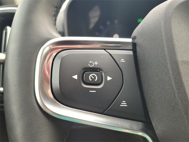 2023 Volvo XC40 B5 Plus Bright Theme Roseville CA