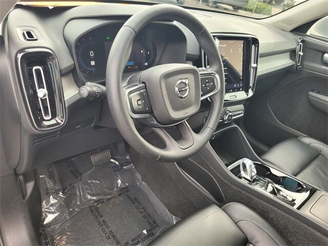 2023 Volvo XC40 B5 Plus Bright Theme Roseville CA