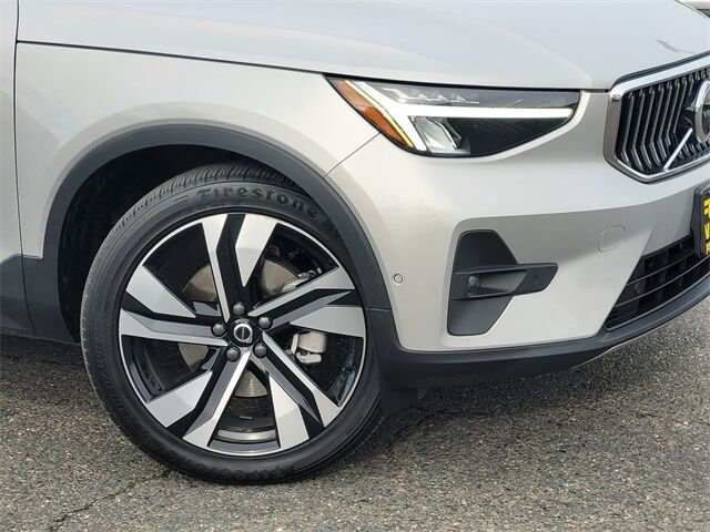 2023 Volvo XC40 B5 Plus Bright Theme Roseville CA