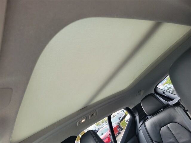 2023 Volvo XC40 B5 Plus Bright Theme Roseville CA