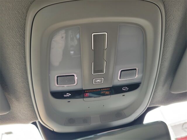 2023 Volvo XC40 B5 Plus Bright Theme Roseville CA