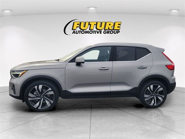 2023 Volvo XC40 B5 Plus Bright Theme Roseville CA