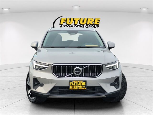 2023 Volvo XC40 B5 Plus Bright Theme