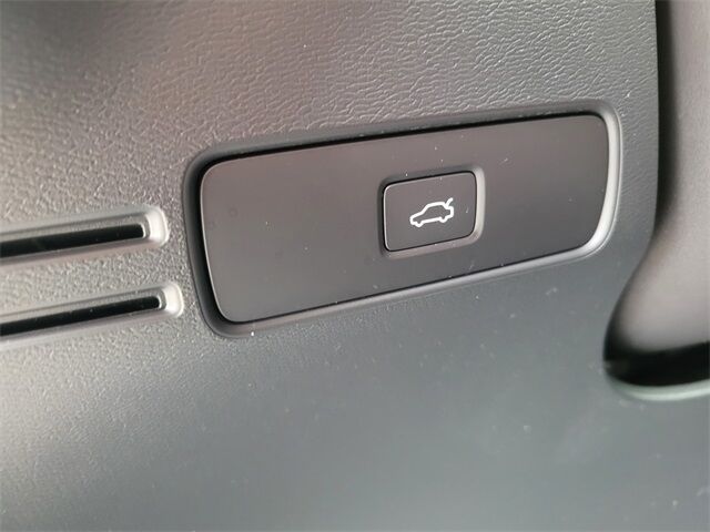 2023 Volvo XC40 B5 Plus Bright Theme Roseville CA