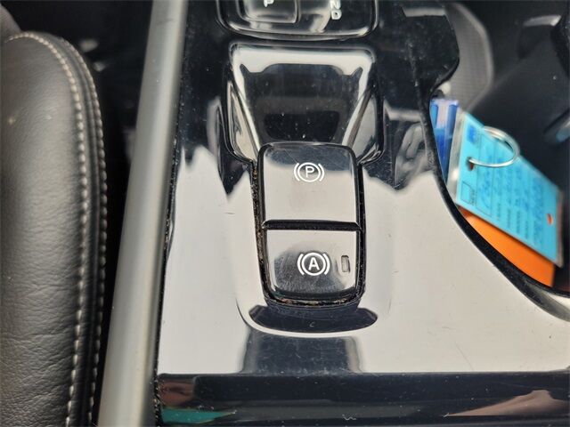 2023 Volvo XC40 B5 Plus Bright Theme Roseville CA