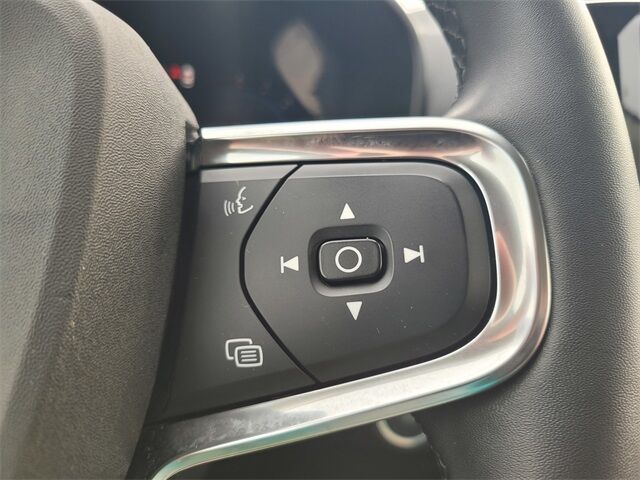 2023 Volvo XC40 B5 Plus Bright Theme Roseville CA