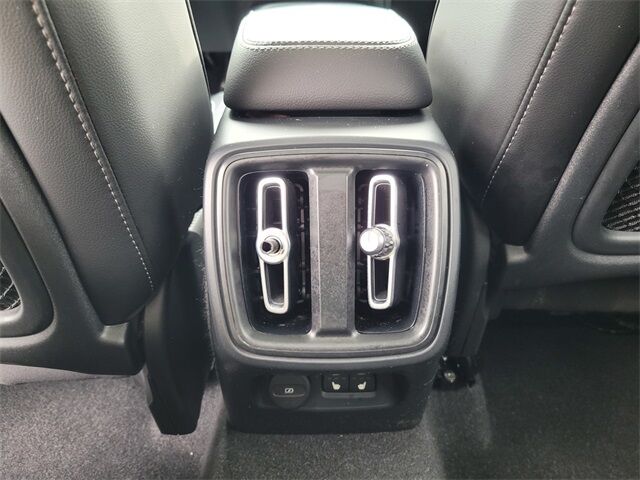 2023 Volvo XC40 B5 Plus Bright Theme Roseville CA