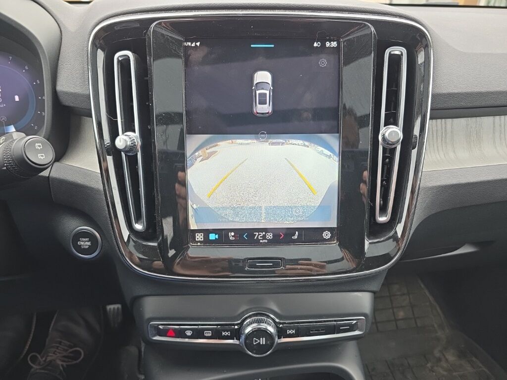 2023 Volvo XC40 B5 Plus Bright Theme Hunt Valley MD