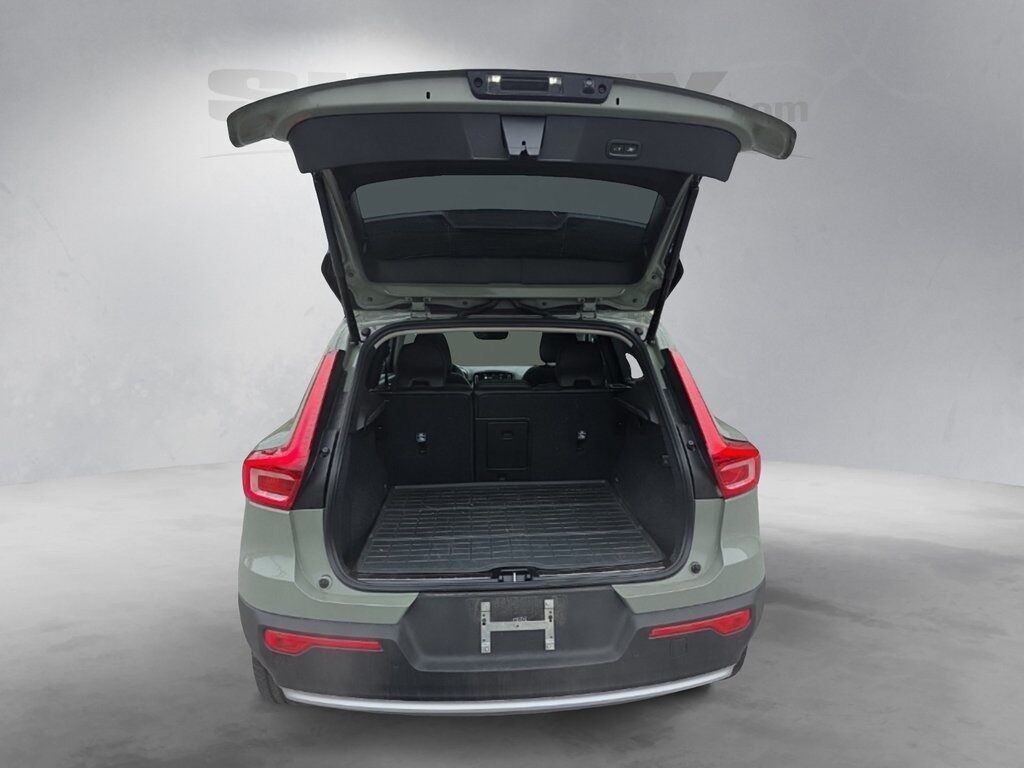 2023 Volvo XC40 B5 Plus Bright Theme Hunt Valley MD