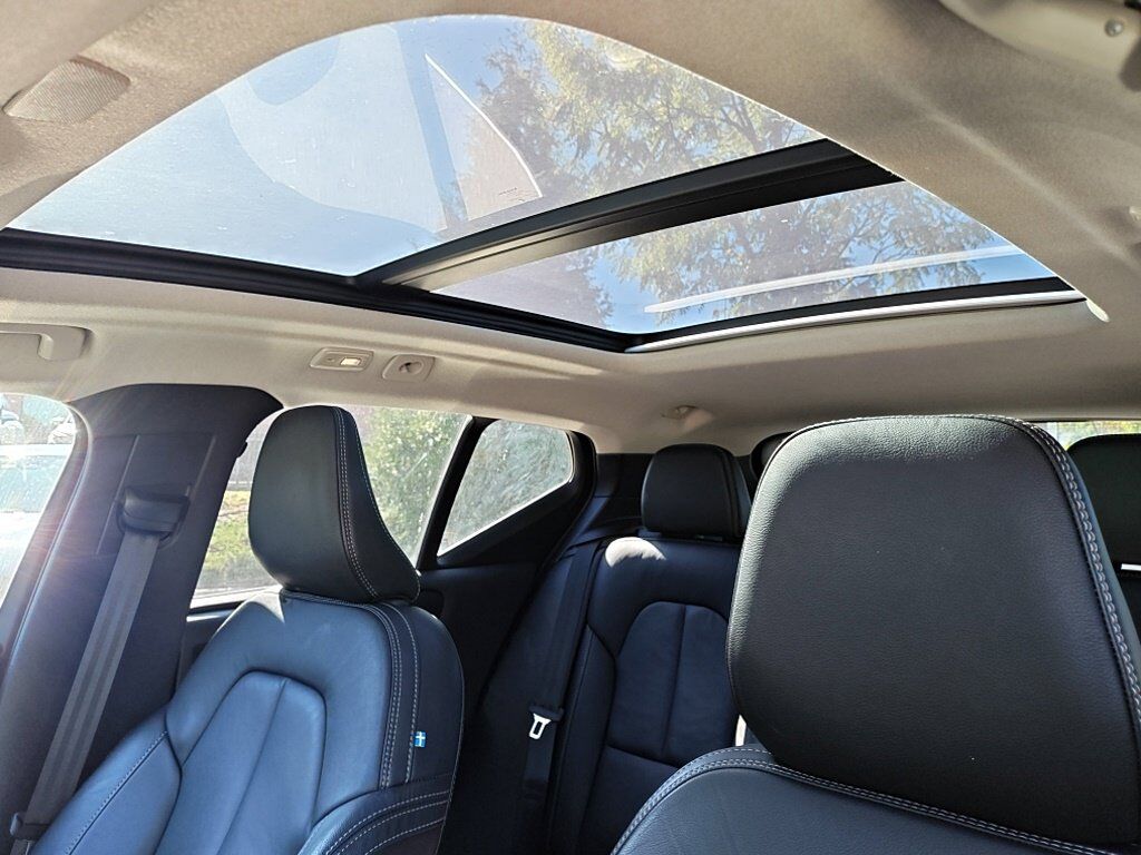 2023 Volvo XC40 B5 Plus Bright Theme Hunt Valley MD