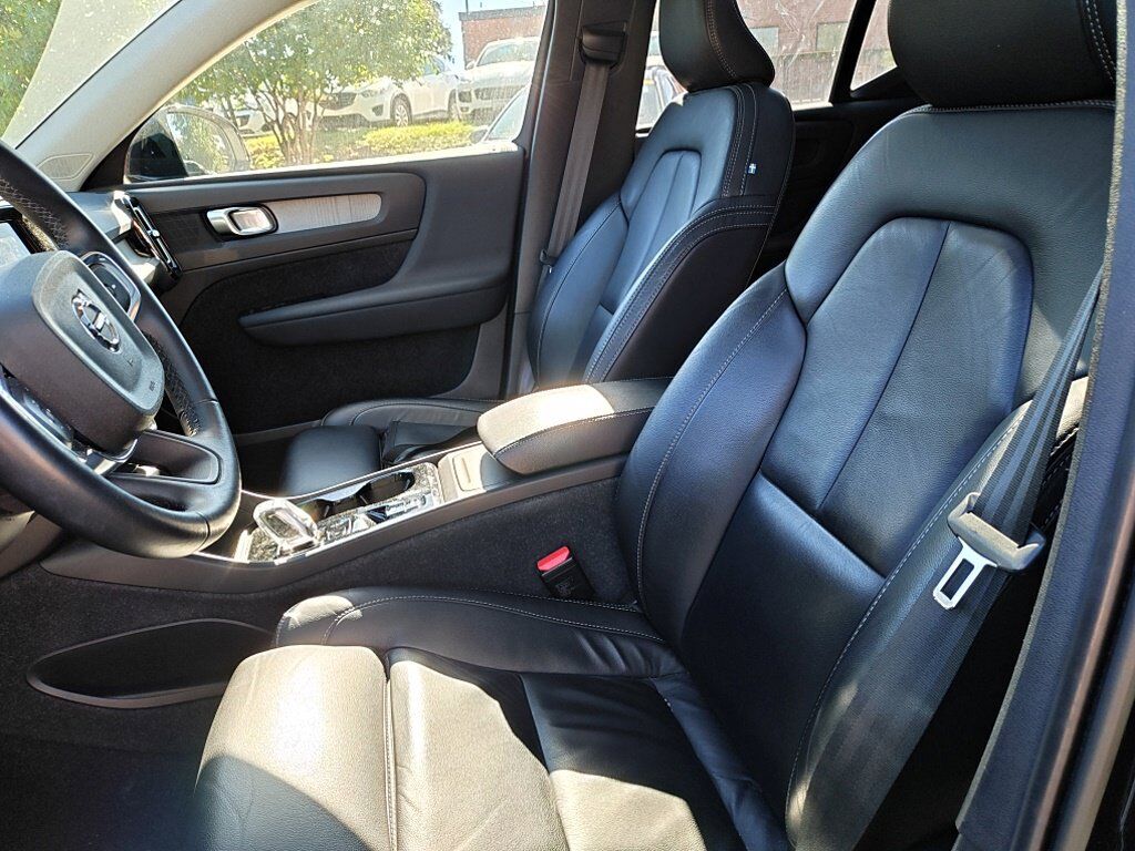 2023 Volvo XC40 B5 Plus Bright Theme Hunt Valley MD
