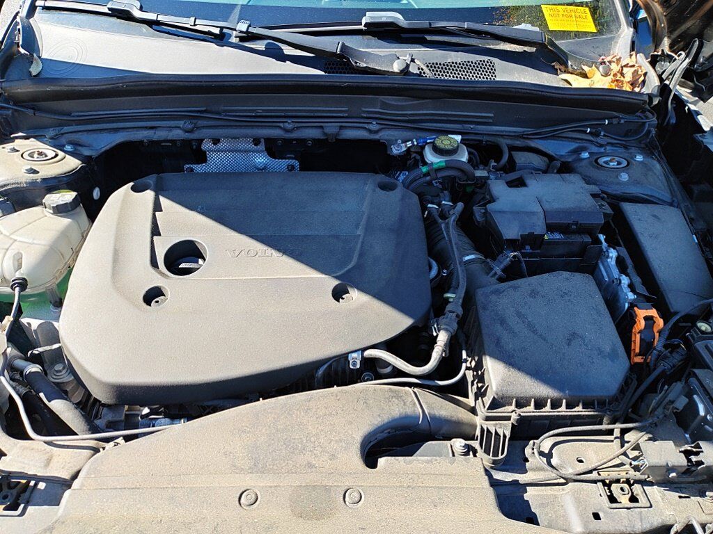 2023 Volvo XC40 B5 Plus Bright Theme Hunt Valley MD