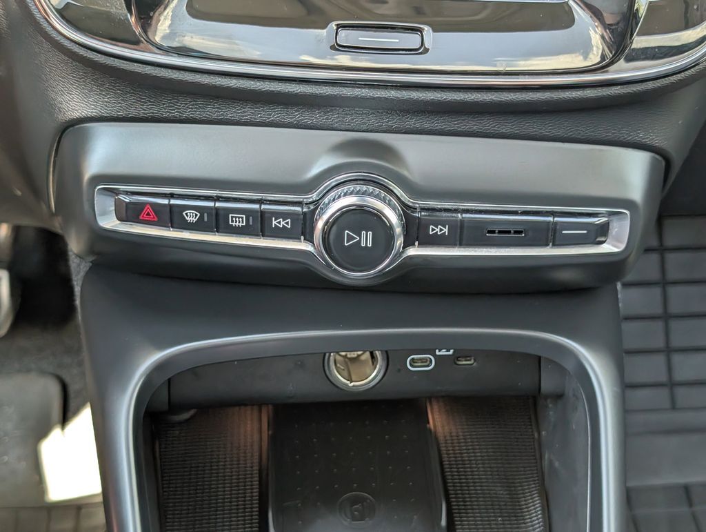 2023 Volvo XC40 B5 Plus Bright Theme Hunt Valley MD