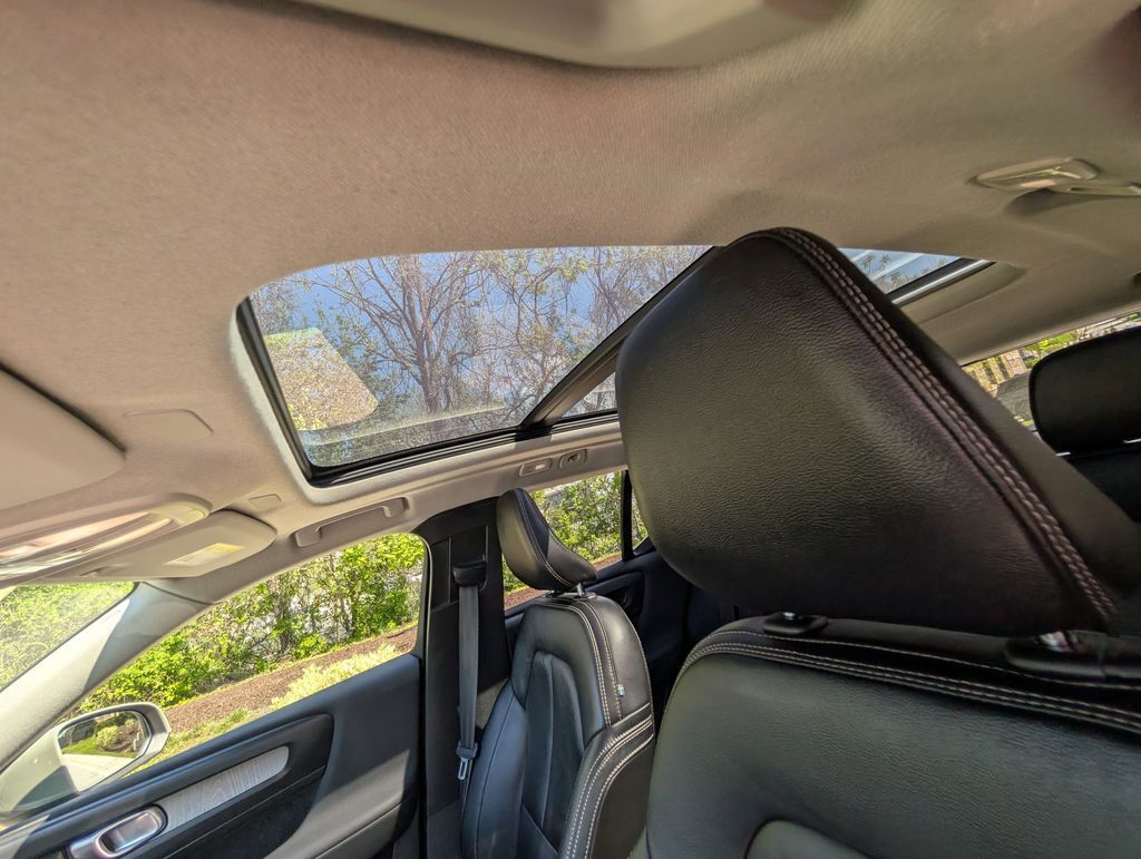 2023 Volvo XC40 B5 Plus Bright Theme Hunt Valley MD