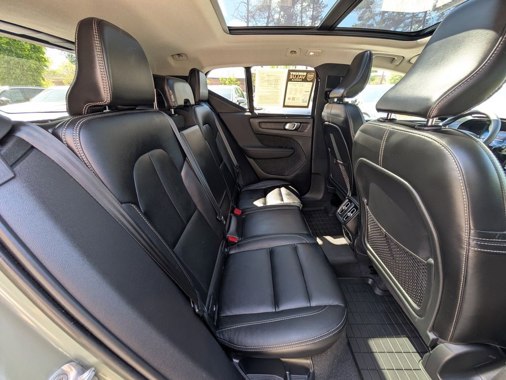 2023 Volvo XC40 B5 Plus Bright Theme Hunt Valley MD