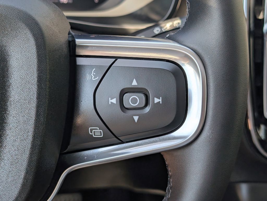 2023 Volvo XC40 B5 Plus Bright Theme Hunt Valley MD