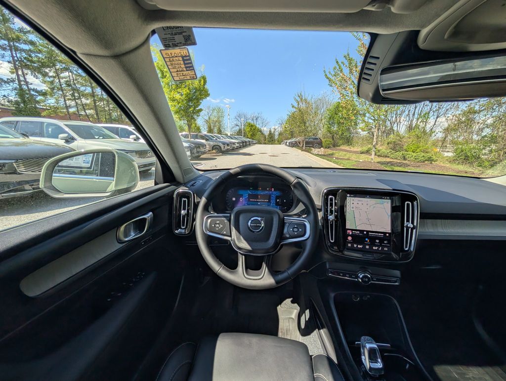 2023 Volvo XC40 B5 Plus Bright Theme Hunt Valley MD