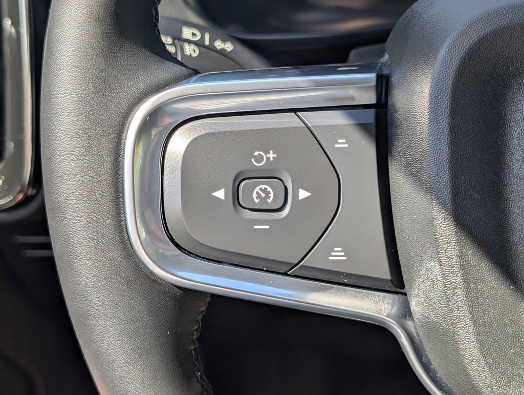 2023 Volvo XC40 B5 Plus Bright Theme Hunt Valley MD