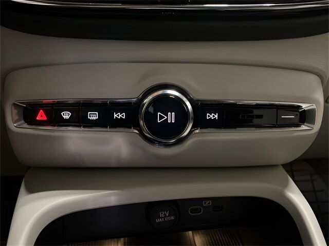 2023 Volvo XC40 B5 Plus Dark Theme Dallas TX