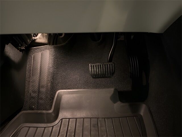2023 Volvo XC40 B5 Plus Dark Theme Dallas TX