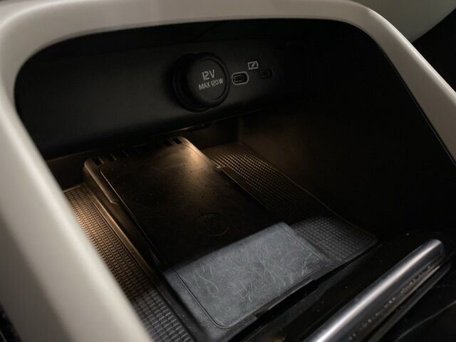 2023 Volvo XC40 B5 Plus Dark Theme Dallas TX