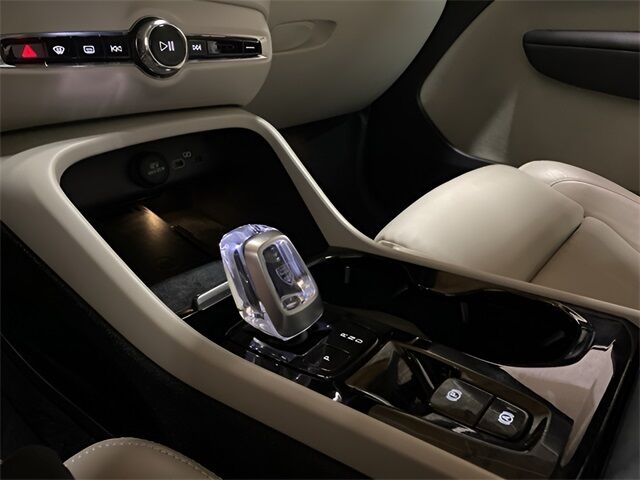 2023 Volvo XC40 B5 Plus Dark Theme Dallas TX