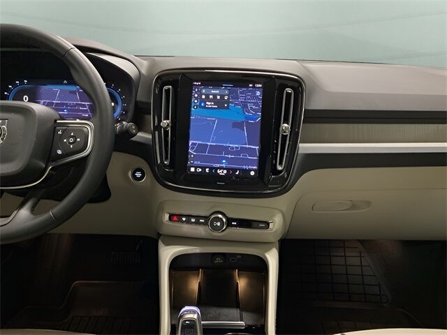 2023 Volvo XC40 B5 Plus Dark Theme Dallas TX