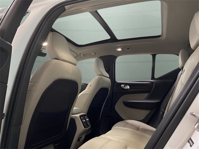 2023 Volvo XC40 B5 Plus Dark Theme Dallas TX