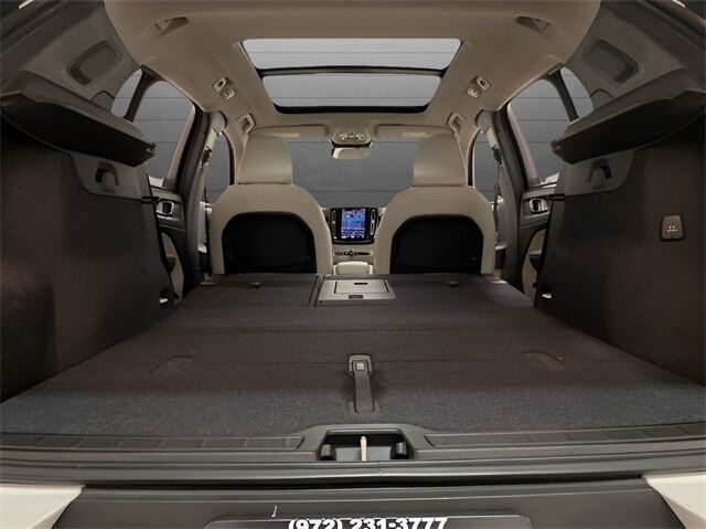 2023 Volvo XC40 B5 Plus Dark Theme Dallas TX