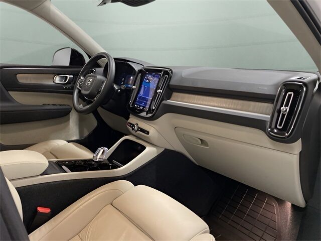 2023 Volvo XC40 B5 Plus Dark Theme Dallas TX
