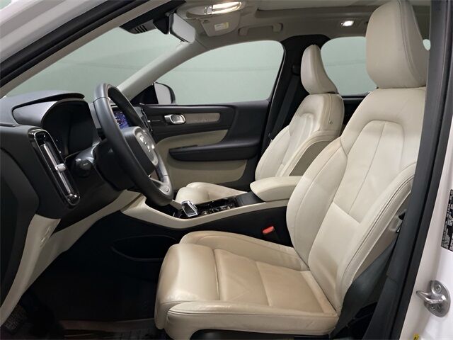2023 Volvo XC40 B5 Plus Dark Theme Dallas TX