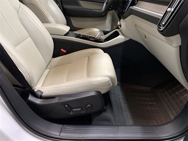 2023 Volvo XC40 B5 Plus Dark Theme Dallas TX