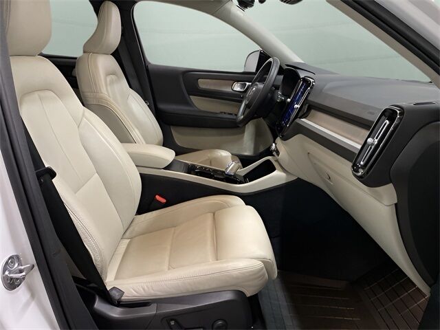 2023 Volvo XC40 B5 Plus Dark Theme Dallas TX