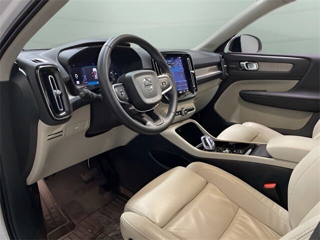 2023 Volvo XC40 B5 Plus Dark Theme Dallas TX