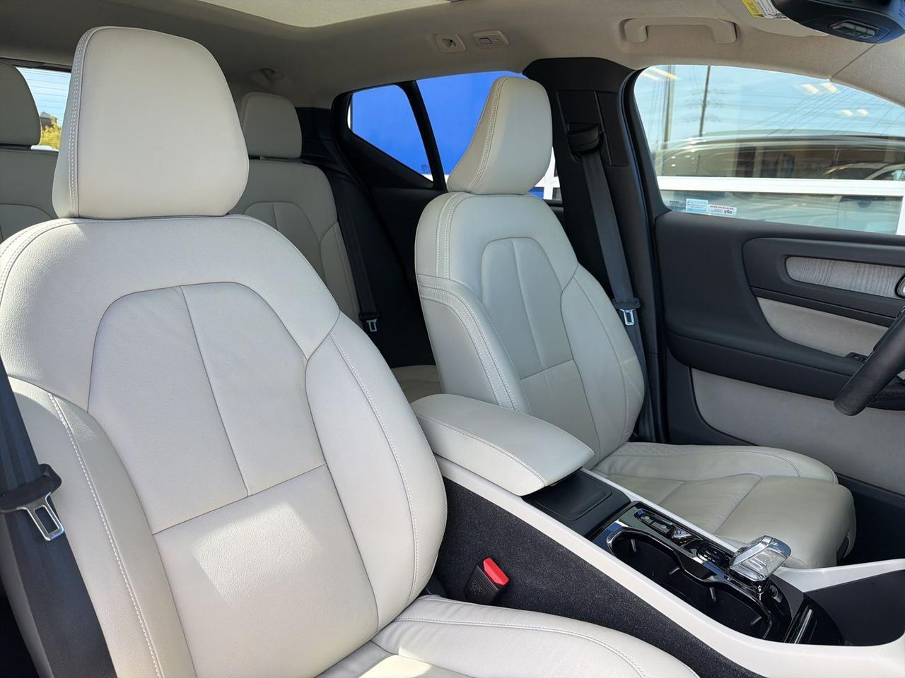 2023 Volvo XC40 B5 Plus Dark Theme Bend OR