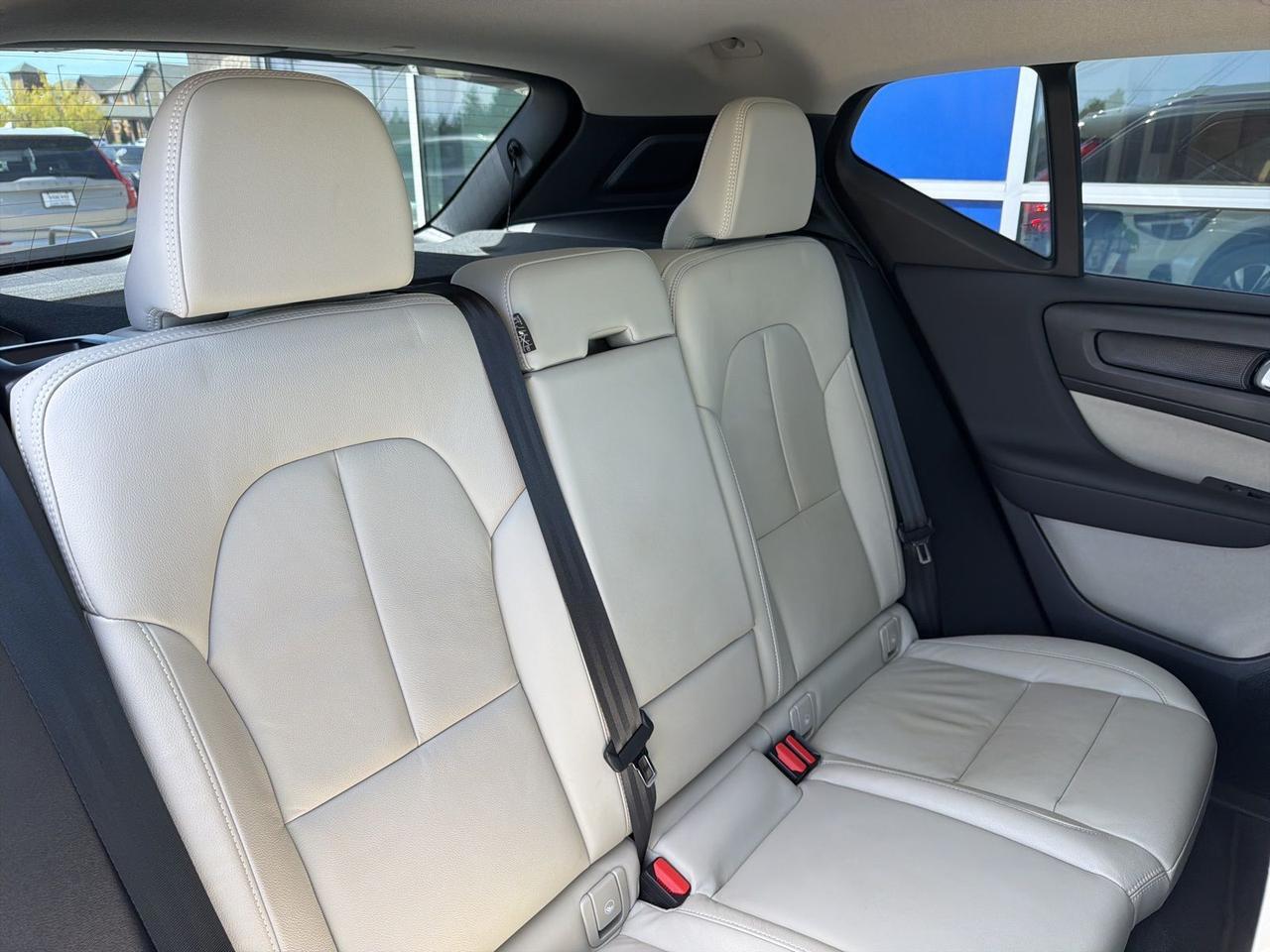 2023 Volvo XC40 B5 Plus Dark Theme Bend OR