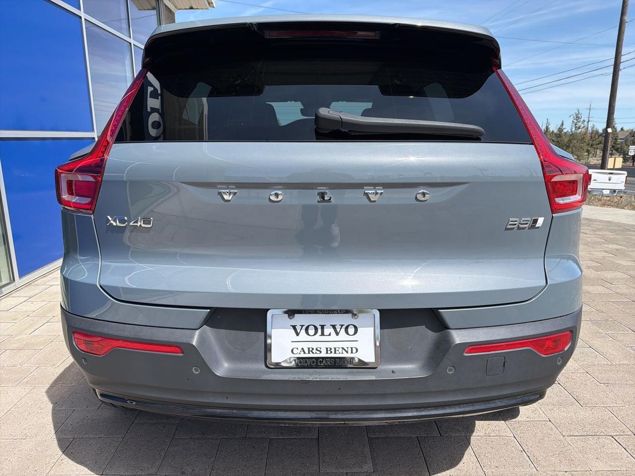 2023 Volvo XC40 B5 Plus Dark Theme Bend OR