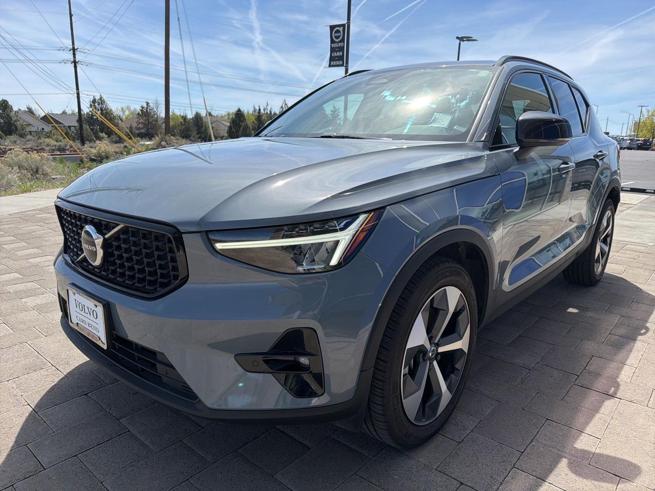 2023 Volvo XC40 B5 Plus Dark Theme Bend OR