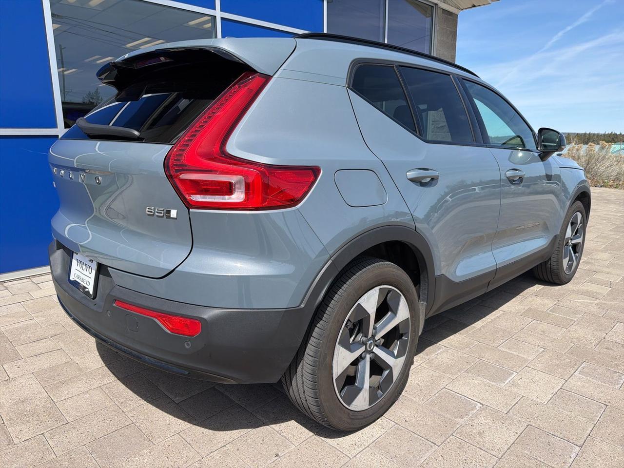 2023 Volvo XC40 B5 Plus Dark Theme Bend OR