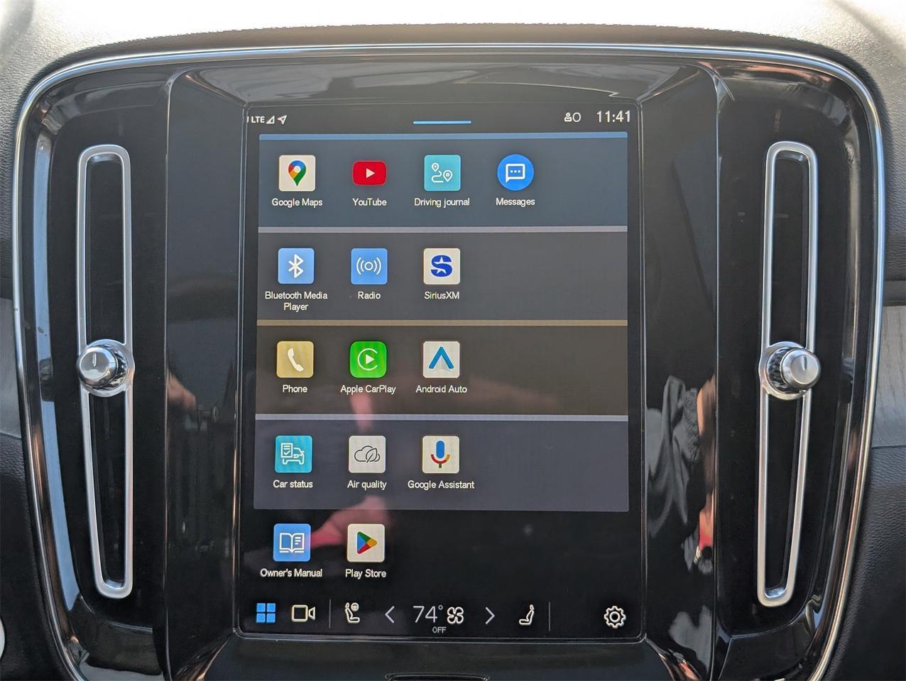 2023 Volvo XC40 B5 Plus Dark Theme Hagerstown MD