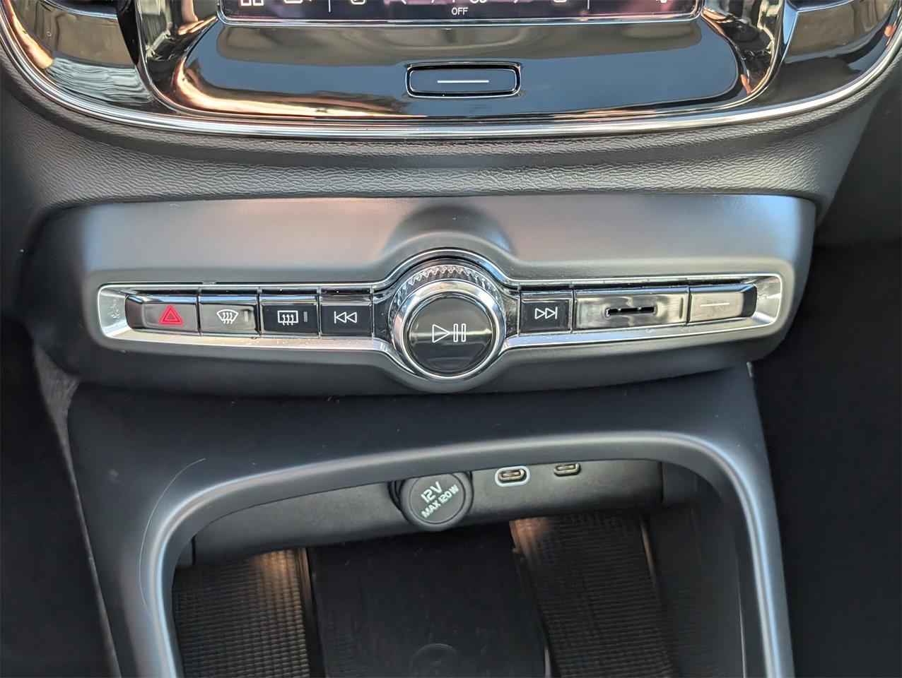 2023 Volvo XC40 B5 Plus Dark Theme Hagerstown MD