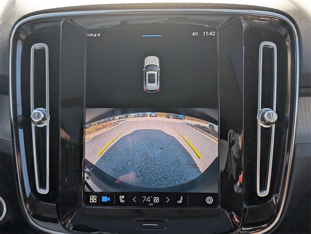 2023 Volvo XC40 B5 Plus Dark Theme Hunt Valley MD