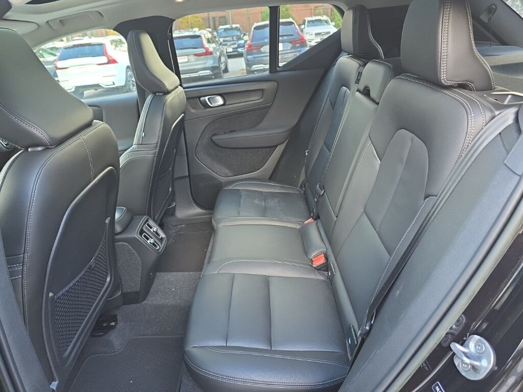 2023 Volvo XC40 B5 Plus Dark Theme Hunt Valley MD