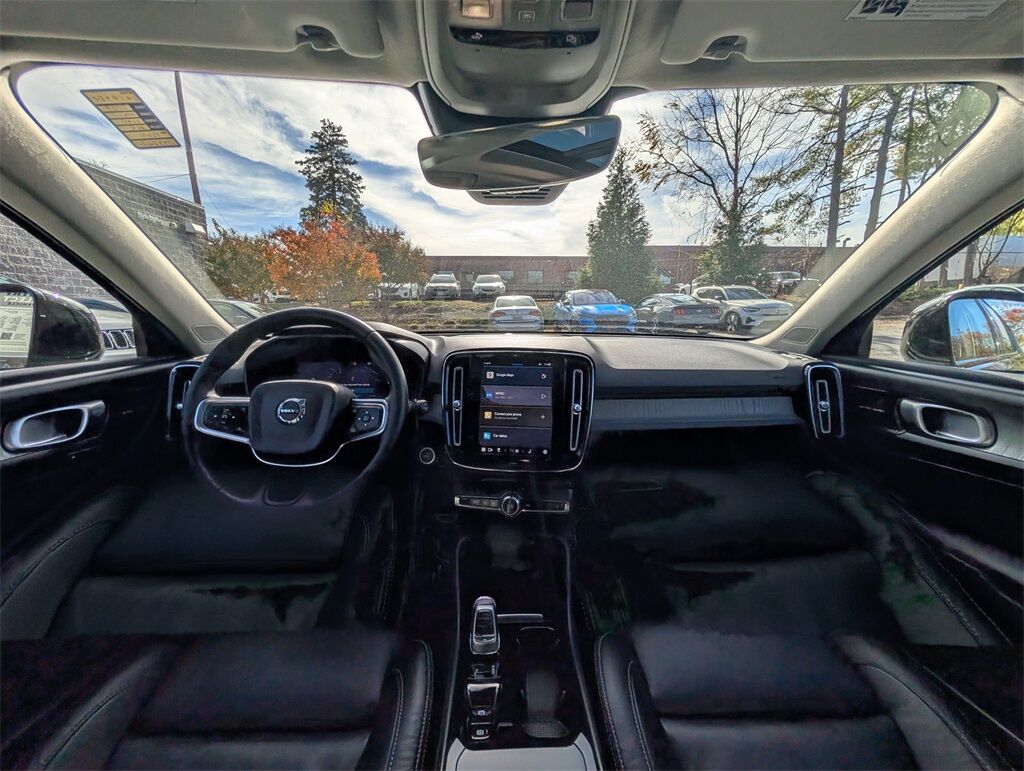 2023 Volvo XC40 B5 Plus Dark Theme Hunt Valley MD
