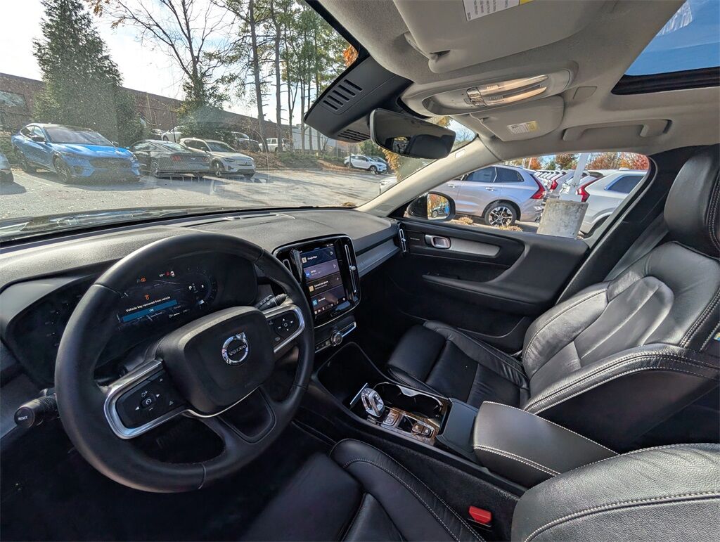 2023 Volvo XC40 B5 Plus Dark Theme Hunt Valley MD