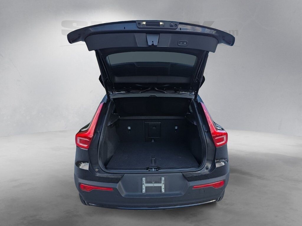 2023 Volvo XC40 B5 Plus Dark Theme Hunt Valley MD
