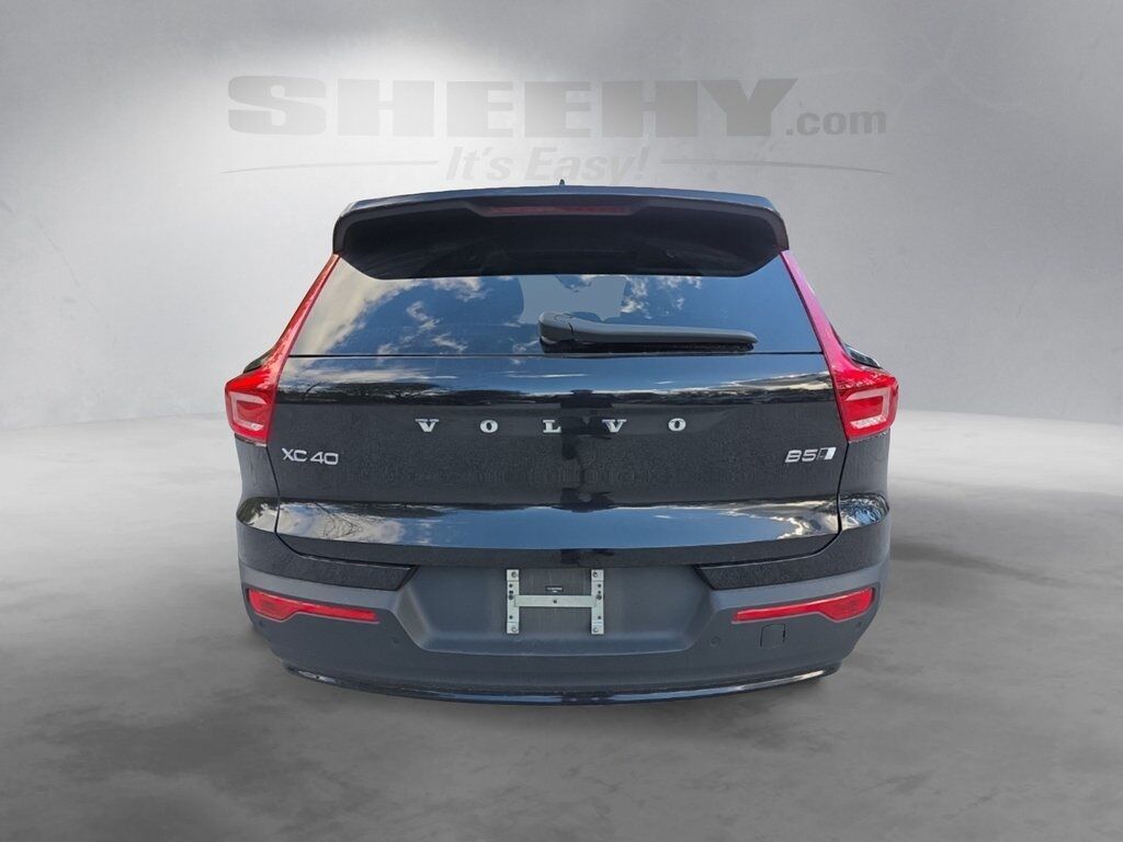 2023 Volvo XC40 B5 Plus Dark Theme Hunt Valley MD